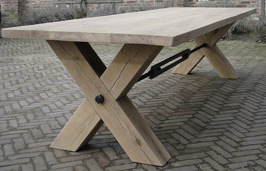 Industriële eettafel met kruispoten en eiken blad - G001