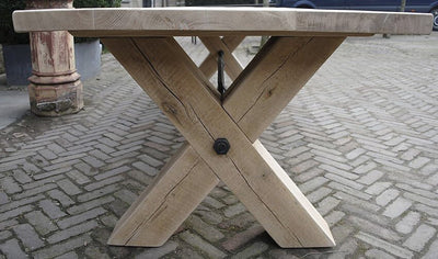 Industriële eettafel met kruispoten en eiken blad - G001