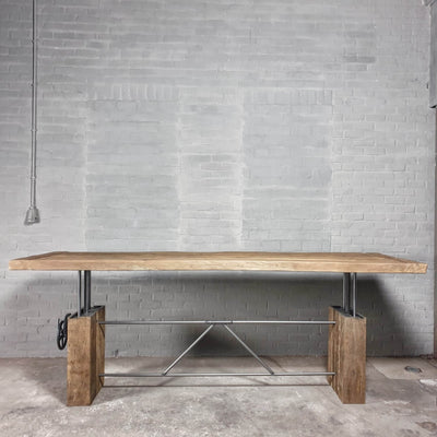Hoogte verstelbare eettafel - oud eiken onderstel - Z015